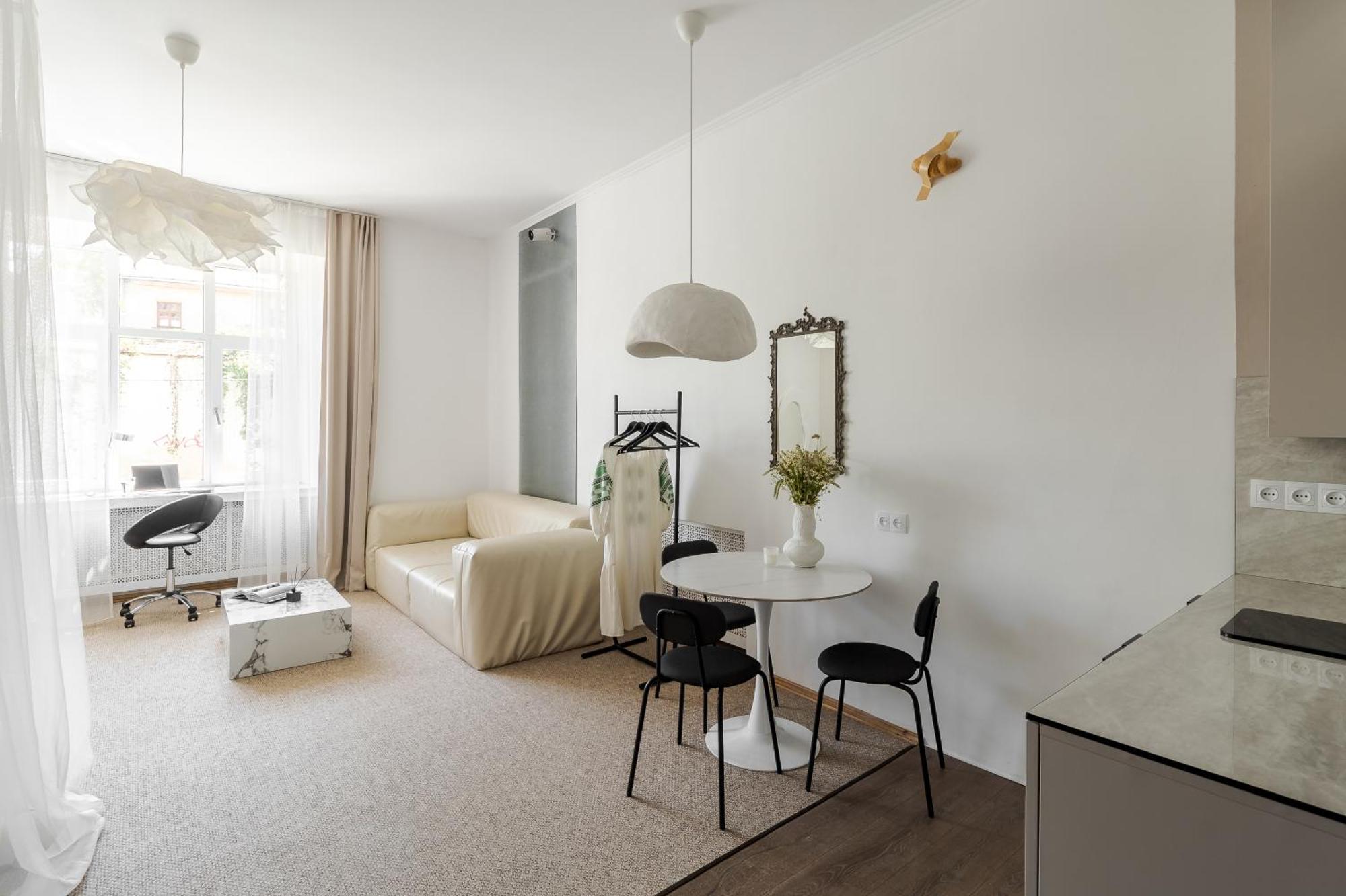 Central Designer Apartment Lviv Buitenkant foto
