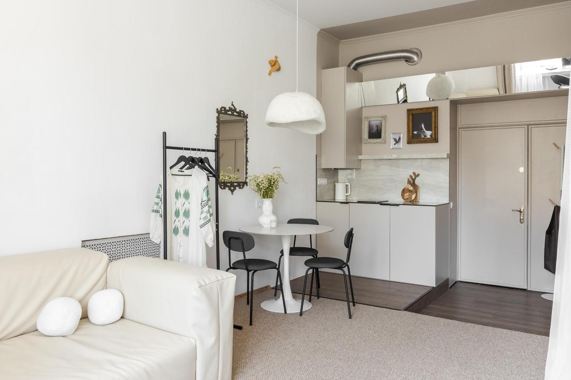 Central Designer Apartment Lviv Buitenkant foto